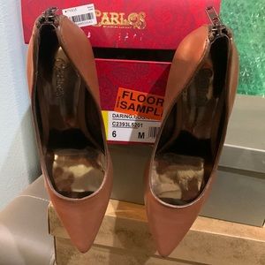 Carlos size 6 brown leather heels with back zipper and brown piping